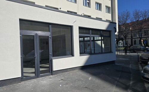 Centrul Civic, Brasov, Inchiriez spatiu comercial 70mp utili,